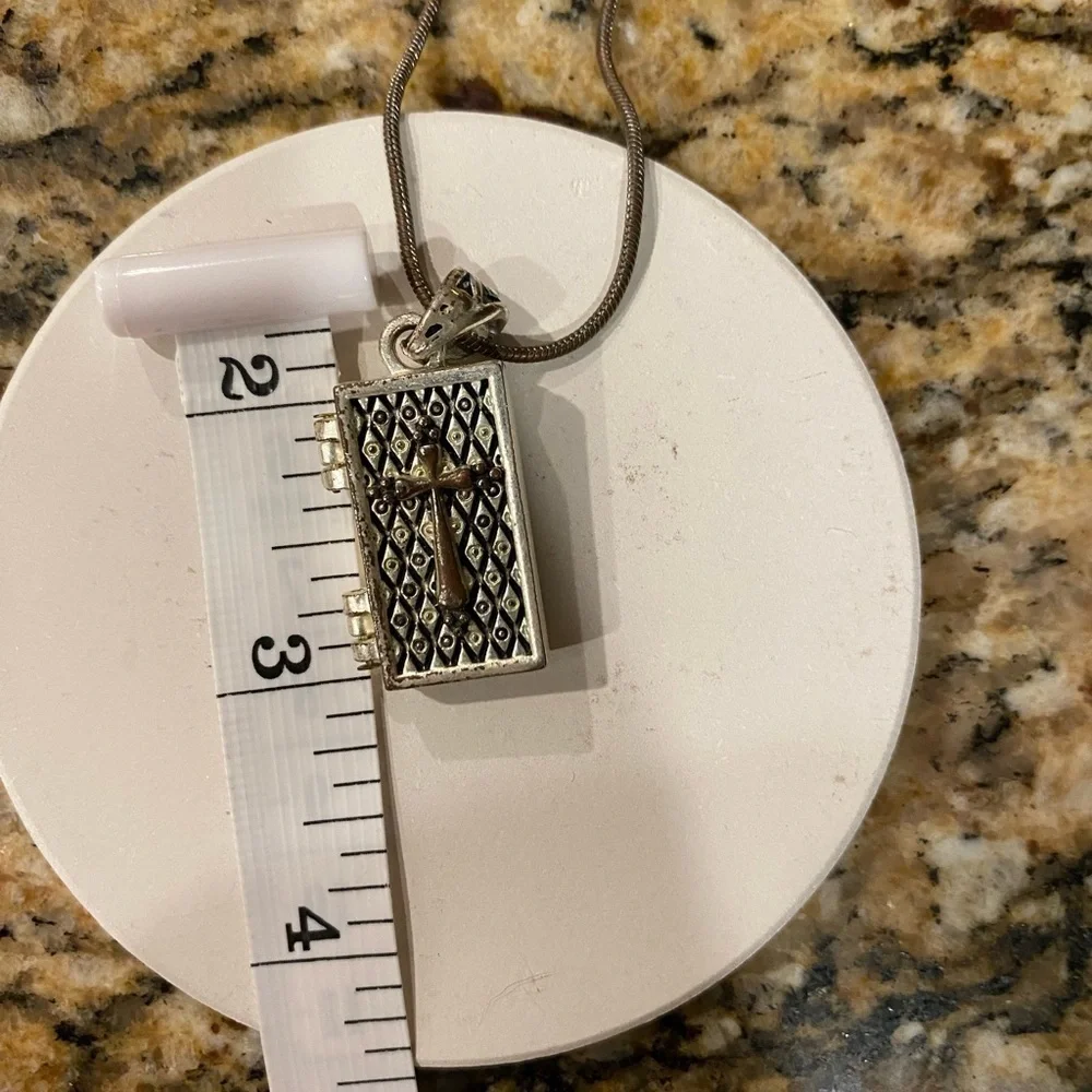 Prayer box pendant